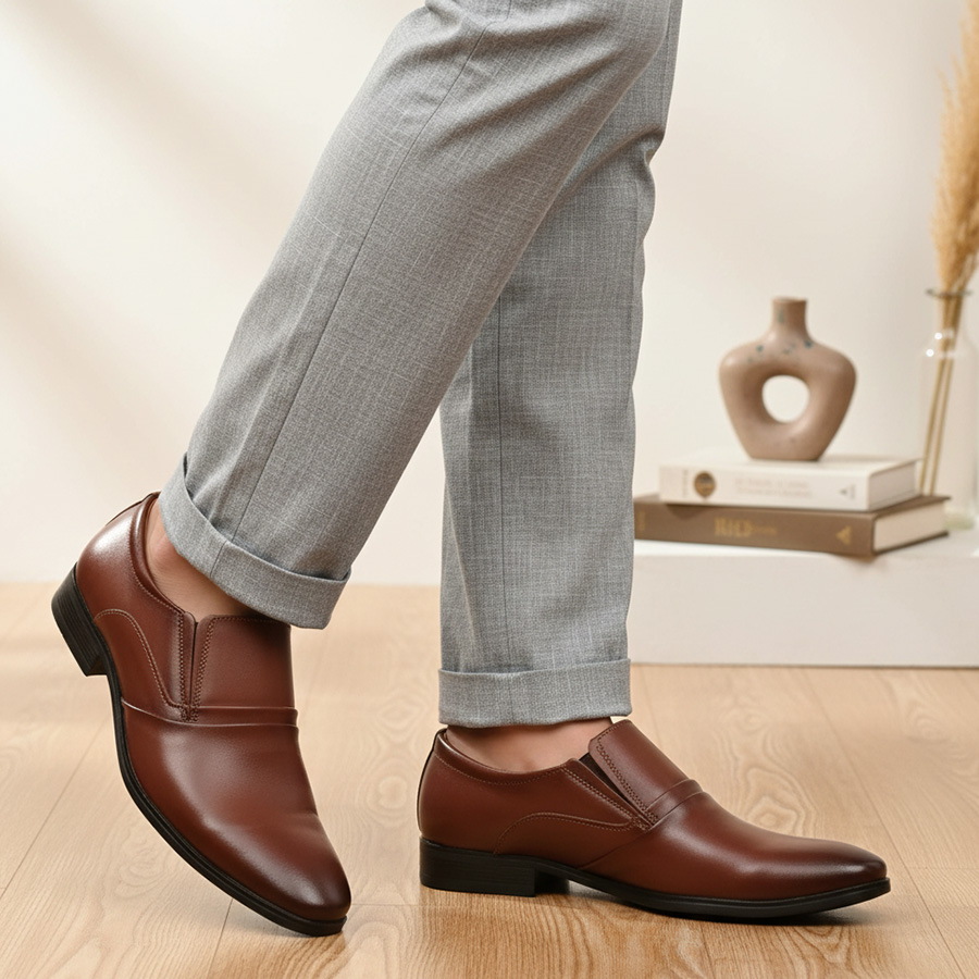 pantofi-eleganti-fara-siret-maro-din-piele-naturala-neteda-marimi-intre-38-si-44 Pantofi eleganti fara siret maro din piele naturala neteda marimi intre 38 si 44 - imagine 1