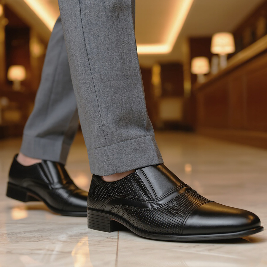 pantofi-eleganti-fara-siret-negri-din-piele-naturala-marimi-intre-38-si-45 Pantofi eleganti fara siret negri din piele naturala marimi intre 38 si 45 - imagine 1