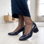 Pantofi dama eleganti Dogati din piele naturala croco bleumarin intre 36 si 40
