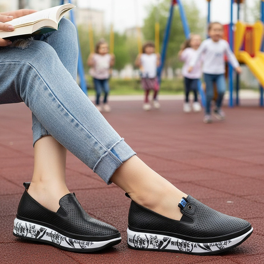 pantofi-dama-sport-casual-din-piele-naturala-negri-dogati-intre-36-si-40 Pantofi dama sport-casual din piele naturala negri Dogati intre 36 si 40 - imagine 1