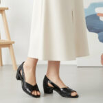 Sandale dama negre cu toc masiv din piele naturala intre 35 si 40