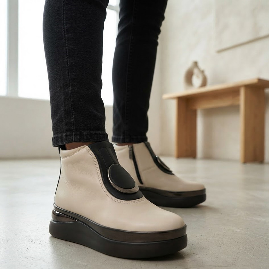 ghete-dama-bej-din-piele-naturala-cu-elastic-si-fermoar-dogati-intre-36-si-40 Ghete dama bej din piele naturala cu elastic si fermoar Dogati intre 36 si 40 - imagine 1