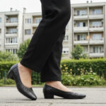 Pantofi dama negri cu toc mic din piele naturala perforata intre 35 si 41