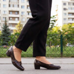 Pantofi cu toc masiv de dama din piele naturala maro croco intre 36 si 41