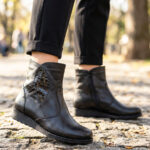Botine cu talpa antiderapanta din piele naturala negre intre 36 si 40