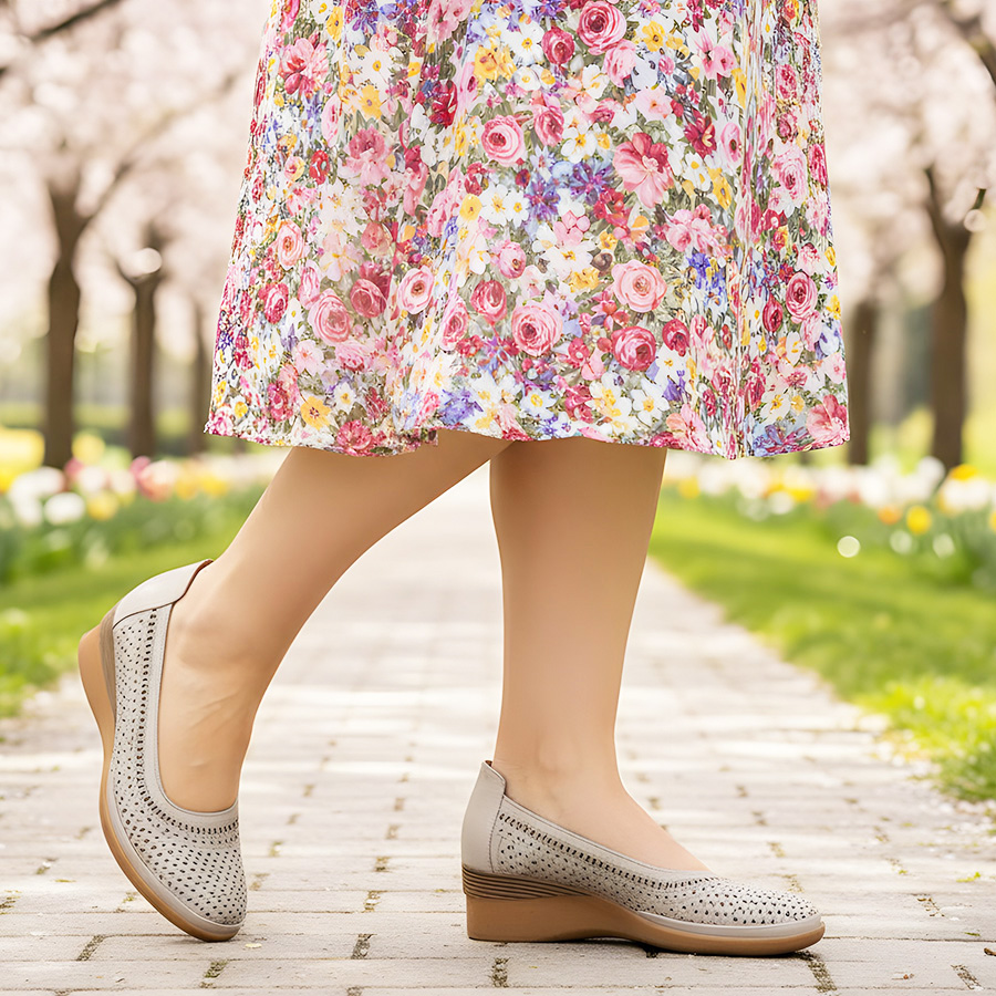 pantofi-dama-cu-platforma-din-piele-naturala-perforata-grej-scv-marimi-intre-36-si-40 Pantofi dama cu platforma din piele naturala perforata bej SCV marimi intre 36 si 42 - imagine 1