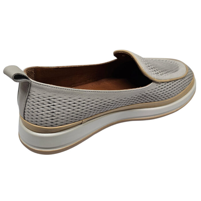 Pantofi dame din piele naturala bej cu marimi mari 41 si 42 - imagine 3