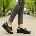 Sandale dama negre cu platforma din piele naturala matritata intre 36 si 40