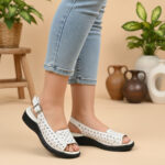 Sandale ortopedice late din piele naturala alba cu marimi intre 36 si 41